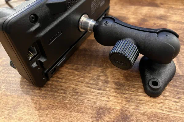 Yaesu FTM-400 RAM Mount